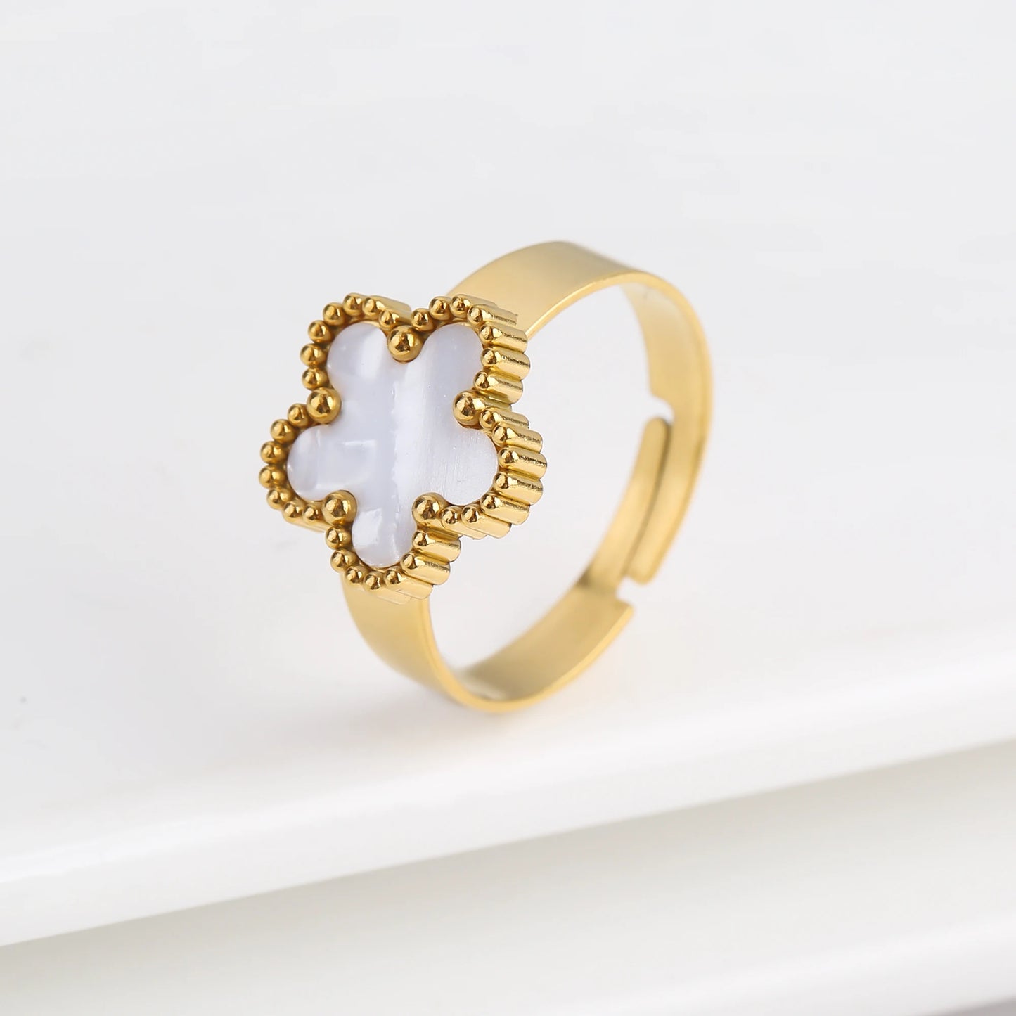 Classic Luxury Clover Metal Laser Stainless Steel Five Leaf Flower Open Ring Simple for Woman Girl New Fashion Party Jewelry