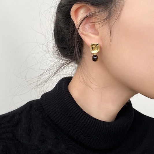 New autumn and winter products, women's earrings, elegant and simple autumn and winter style, versatile jewelry accessories