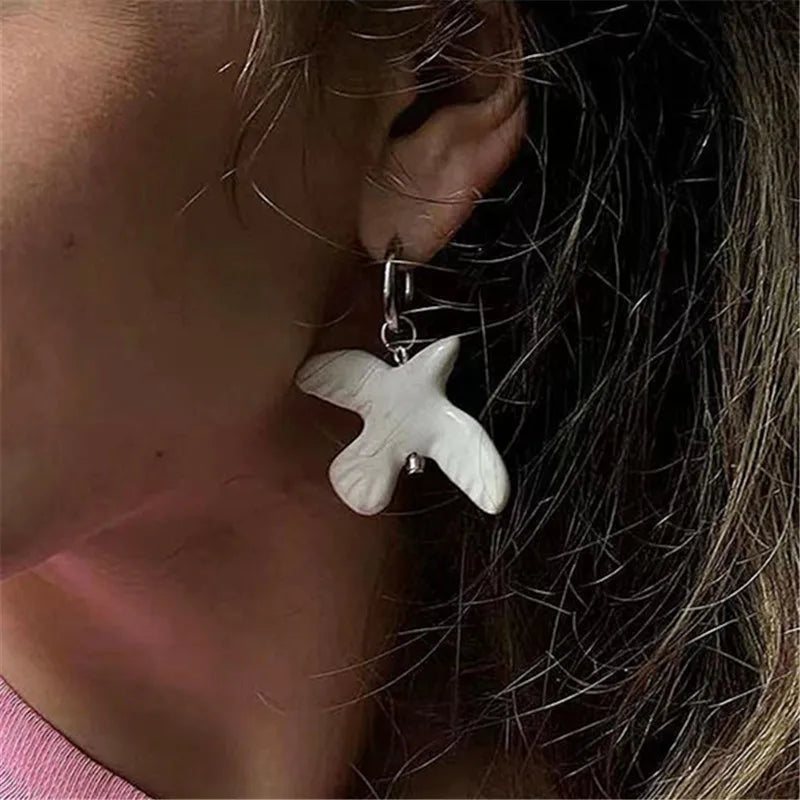 XIALUOKE Fashion Long Pendant Pigeon Necklace For Women European American Style Party Banquet Travel Jewelry Accessories