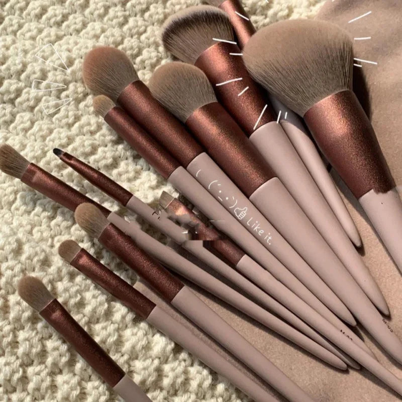 Soft Fluffy Makeup Brushes Set for Cosmetics Foundation Blush Powder Eyeshadow Kabuki Blending Makeup Brush Beauty Tool