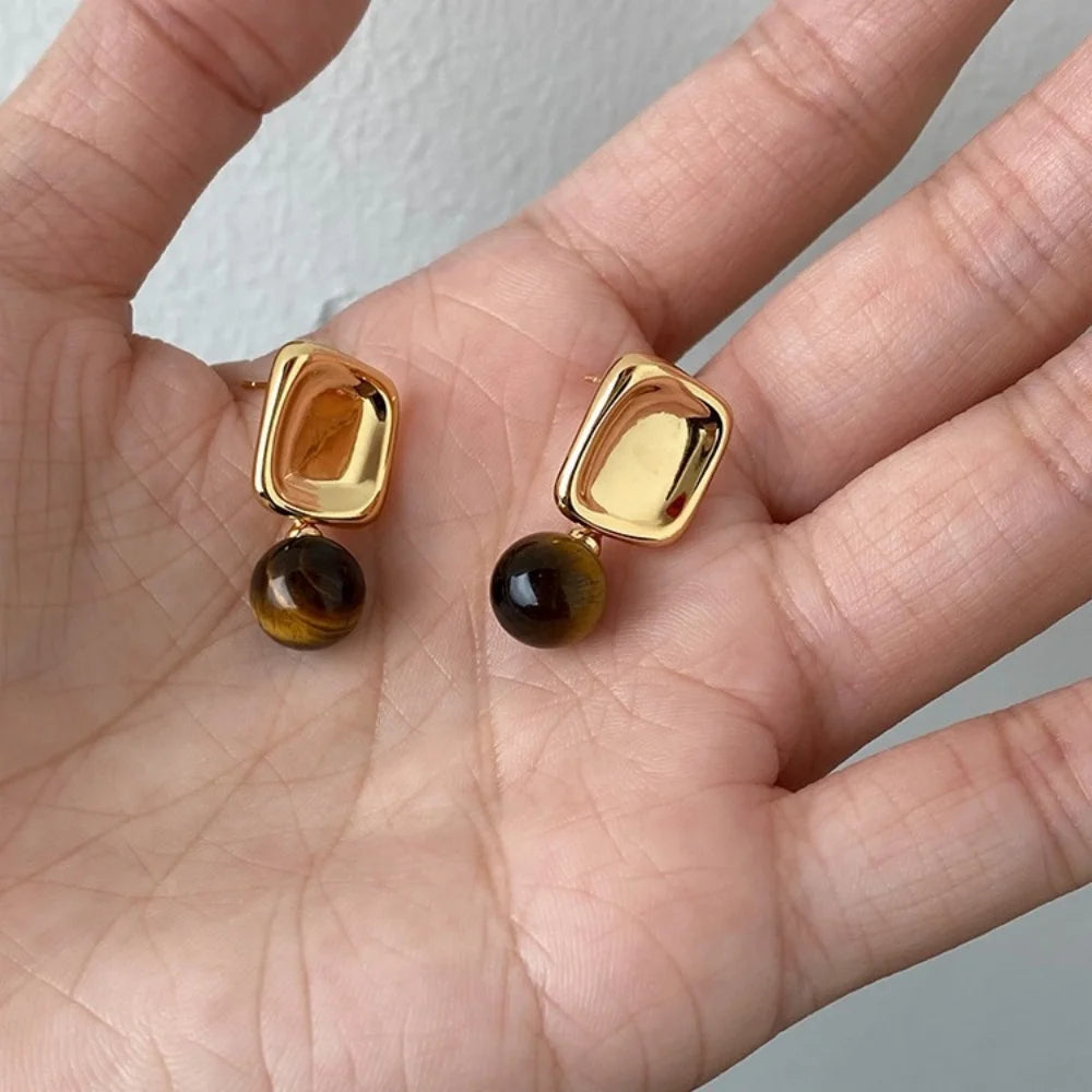 New autumn and winter products, women's earrings, elegant and simple autumn and winter style, versatile jewelry accessories