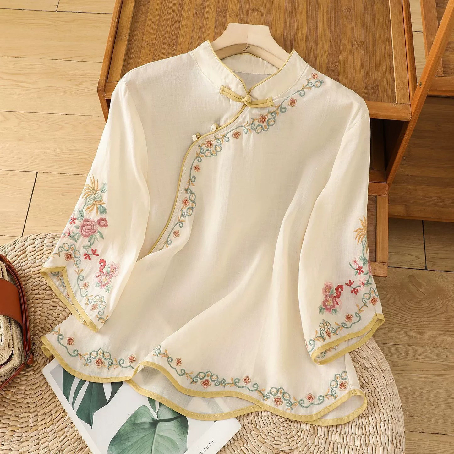 Loose Embroidered T-Shirts Women's Clothes Summer Vintage Woman Tshirt Casual Cotton Linen Ethnic Style Ladies T Shirt Blusas