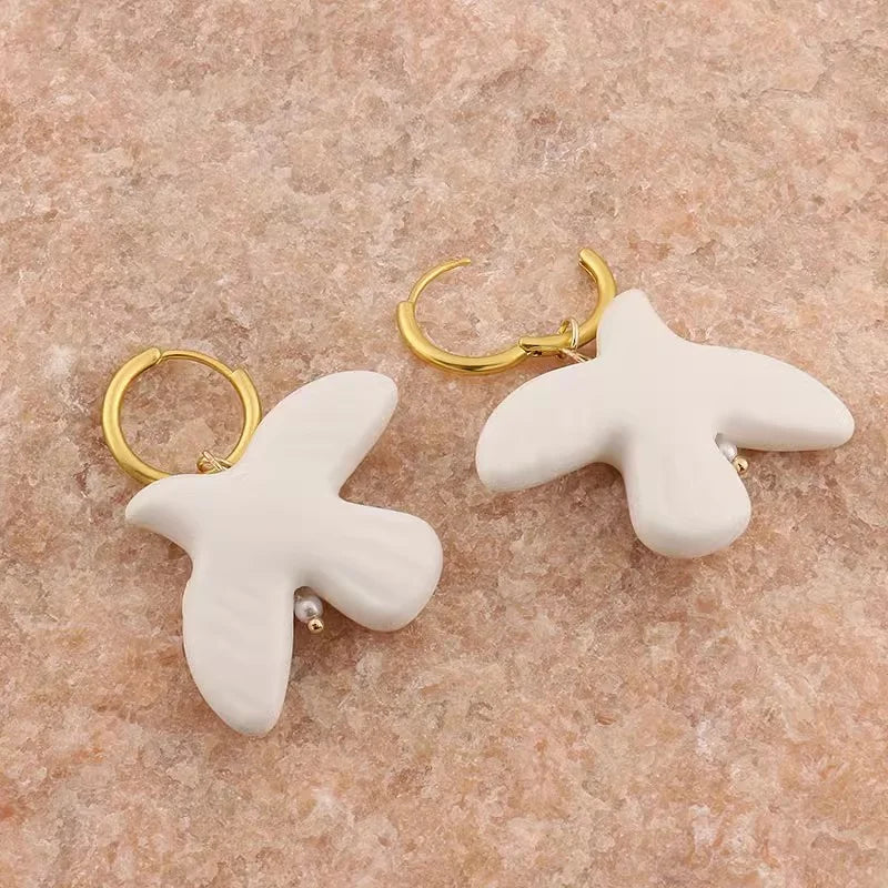 XIALUOKE Fashion Long Pendant Pigeon Necklace For Women European American Style Party Banquet Travel Jewelry Accessories