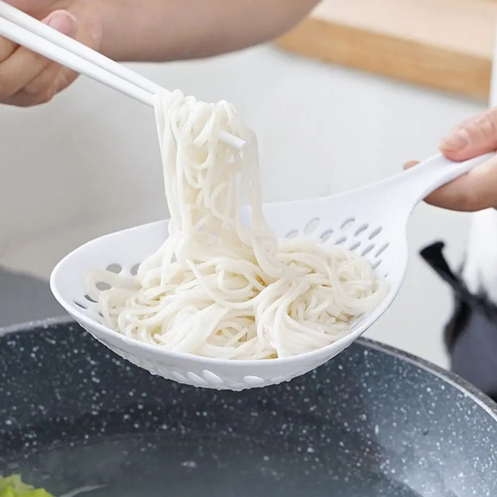 1Pcs Plastic Spoon Large Creative Colander Strainer Food Straining Spoon Portable Anti-scald Skimmer Household Kitchen Tools