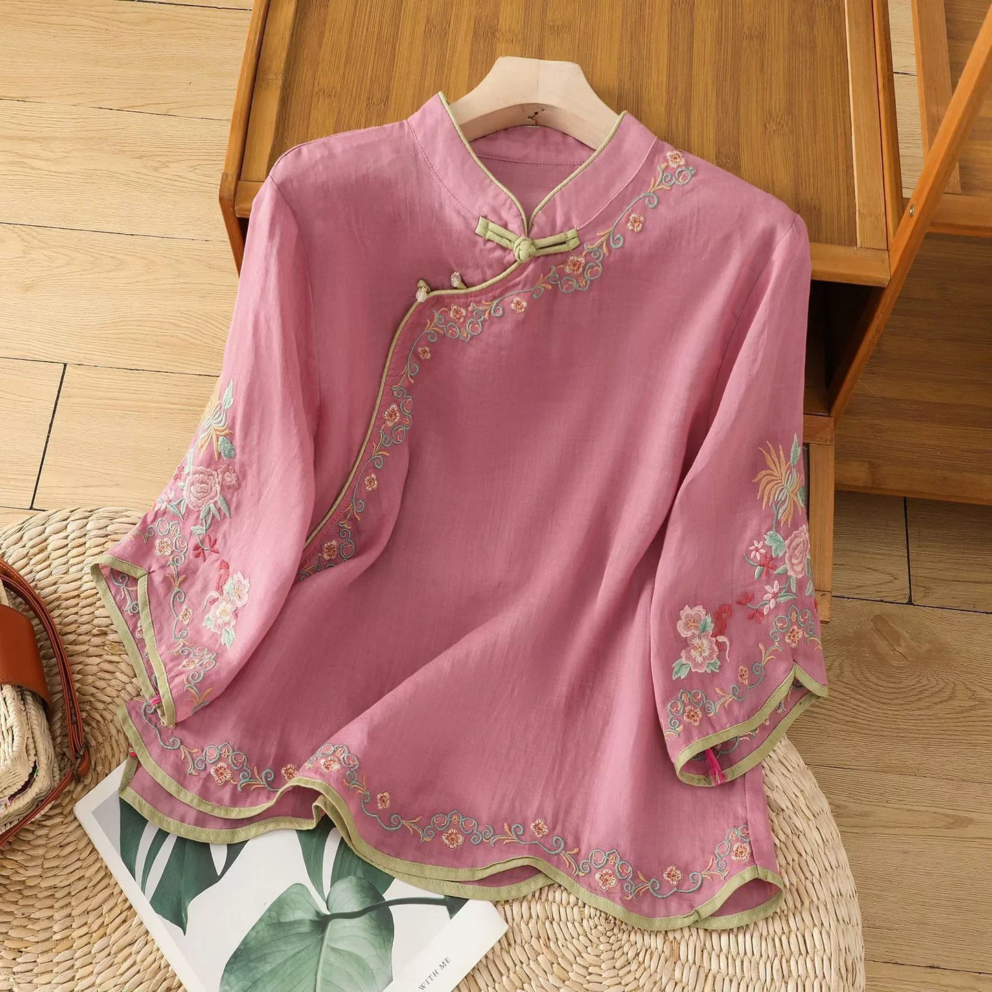 Loose Embroidered T-Shirts Women's Clothes Summer Vintage Woman Tshirt Casual Cotton Linen Ethnic Style Ladies T Shirt Blusas