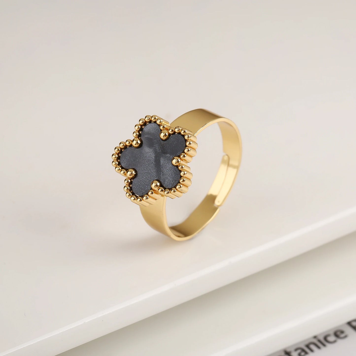 Classic Luxury Clover Metal Laser Stainless Steel Five Leaf Flower Open Ring Simple for Woman Girl New Fashion Party Jewelry